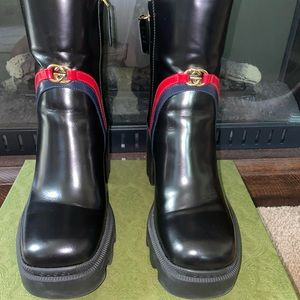 Women Gucci black ankle boots